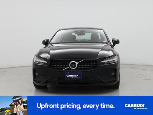 2022 Volvo S60 B5 Momentum