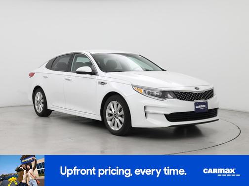 White 2018 Kia Optima EX