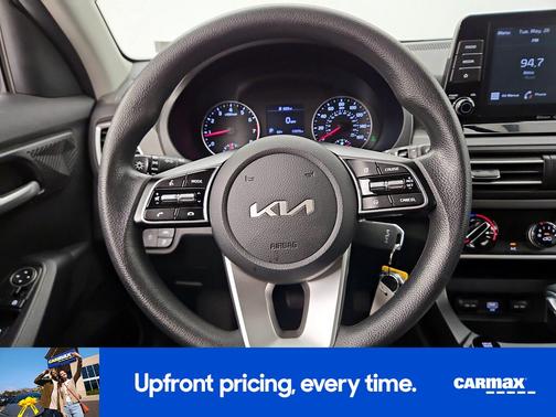 Blue 2023 Kia Seltos LX