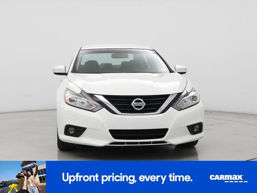 White 2018 Nissan Altima SL