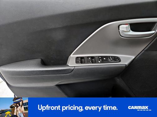 Blue 2017 Kia Niro LX