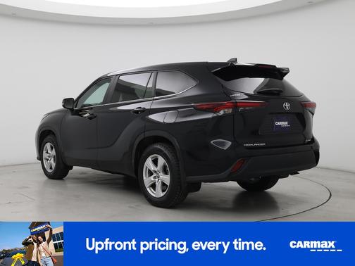 Black 2024 Toyota Highlander LE