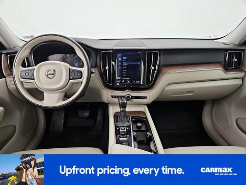 2021 Volvo XC60 T5 Momentum