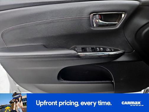 Silver 2018 Toyota Avalon XLE