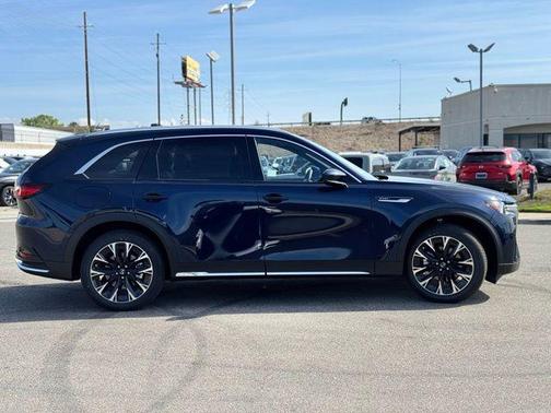 2025 Mazda CX-90 PHEV Premium Plus