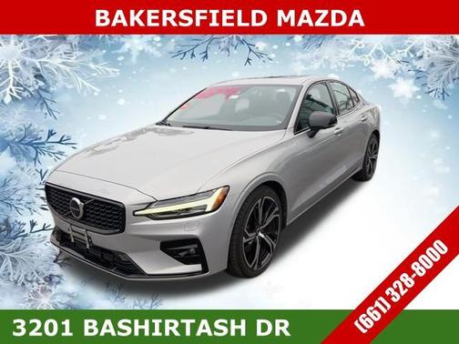 2024 Volvo S60 B5 Plus Dark Theme