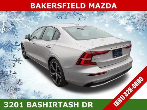 2024 Volvo S60 B5 Plus Dark Theme