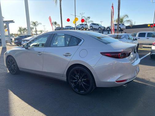 Platinum Quartz Metallic 2025 Mazda Mazda3 2.5 S Select Sport