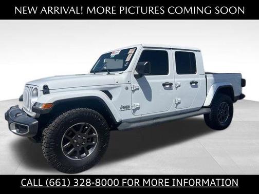 Bright White Clearcoat 2021 Jeep Gladiator Overland