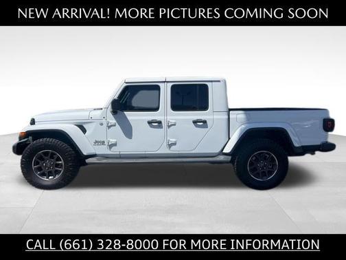 Bright White Clearcoat 2021 Jeep Gladiator Overland