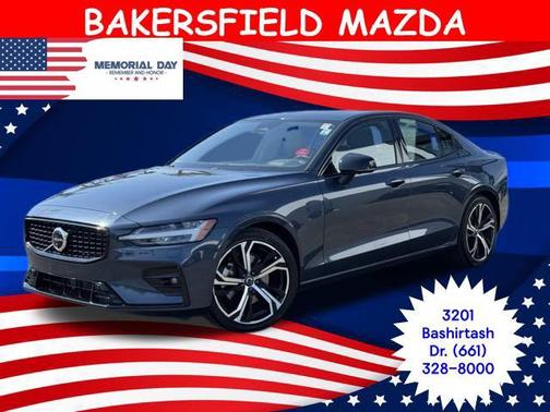 2024 Volvo S60 B5 Plus Dark Theme