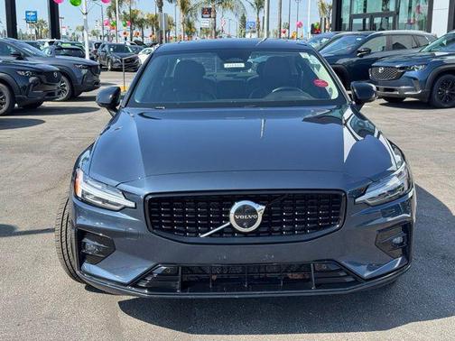 2024 Volvo S60 B5 Plus Dark Theme