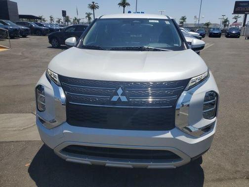 2023 Mitsubishi Outlander SE Special Edition