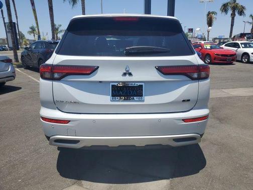 2023 Mitsubishi Outlander SE Special Edition