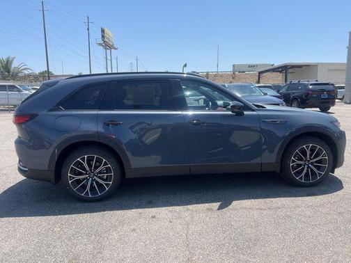 2025 Mazda CX-70 PHEV Premium Plus