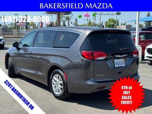 2022 Chrysler Voyager LX