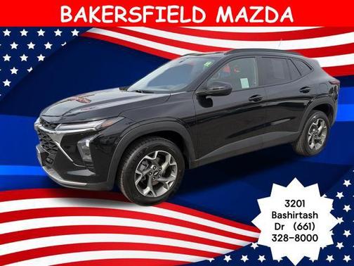 Mosaic Black Metallic 2025 Chevrolet Trax LT
