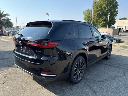 2025 Mazda CX-70 PHEV Premium