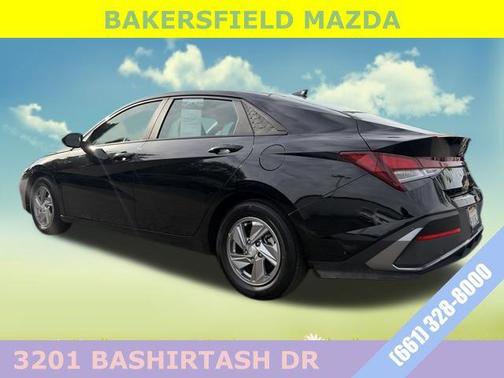 2024 Hyundai ELANTRA SE