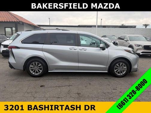 2021 Toyota Sienna XLE 8 Passenger