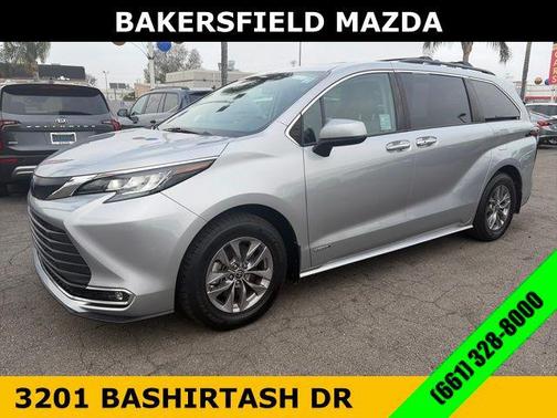 2021 Toyota Sienna XLE 8 Passenger