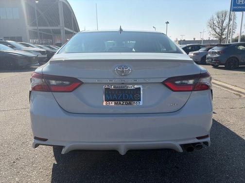Ice 2024 Toyota Camry SE