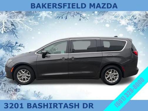 2022 Chrysler Voyager LX