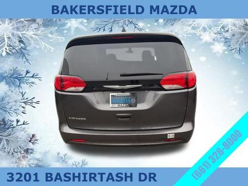 2022 Chrysler Voyager LX