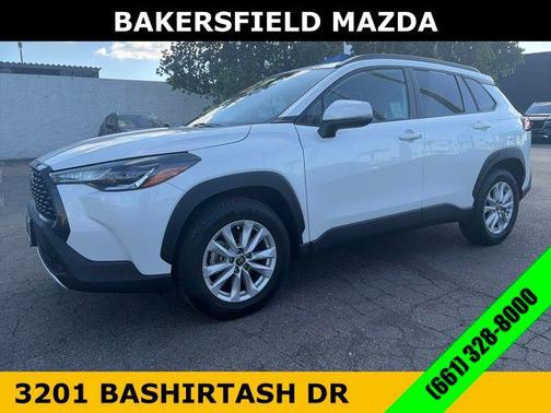 2024 Toyota Corolla Cross LE