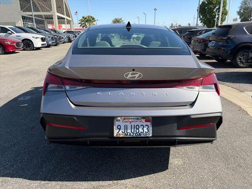 Fluid Metal 2024 Hyundai ELANTRA SE