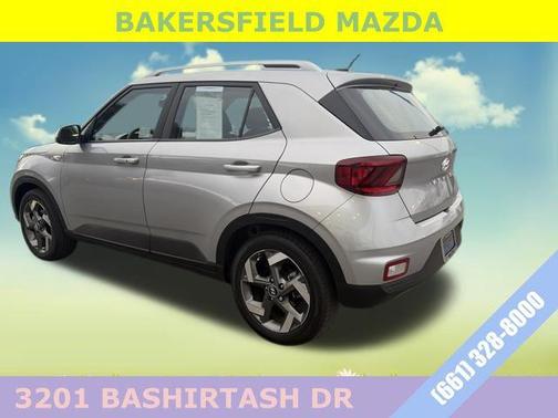 Shimmering Silver 2025 Hyundai VENUE SEL