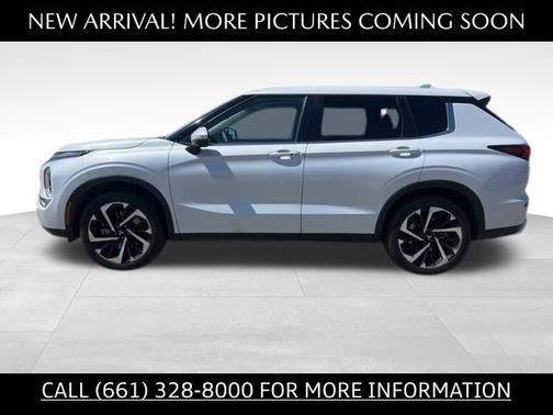White Diamond 2022 Mitsubishi Outlander SE