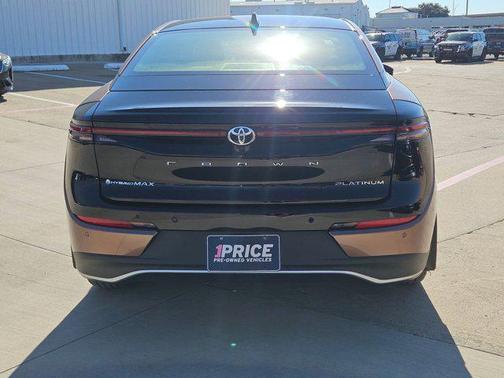 2025 Toyota Crown Platinum