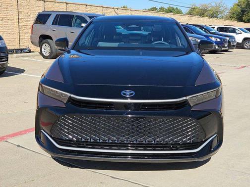 2025 Toyota Crown Platinum