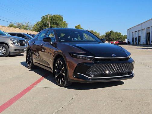 2025 Toyota Crown Platinum