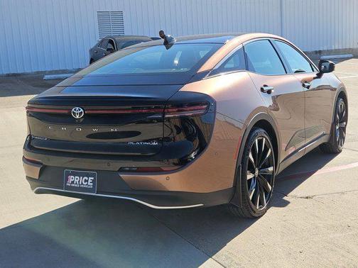 2025 Toyota Crown Platinum