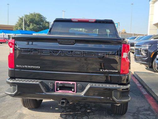 2025 Chevrolet Silverado 1500 Custom