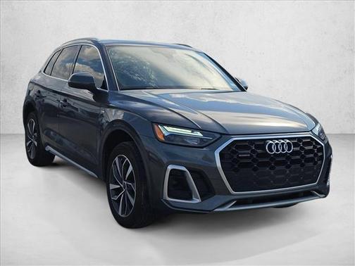 Daytona Gray Pearl Effect 2023 Audi Q5 45 S line Premium