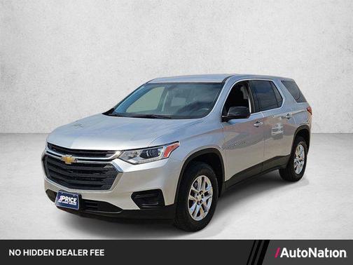 Silver Ice Metallic 2019 Chevrolet Traverse LS