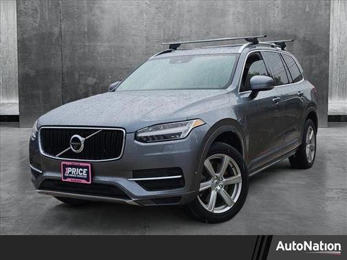 2016 Volvo XC90 Hybrid T8 Momentum