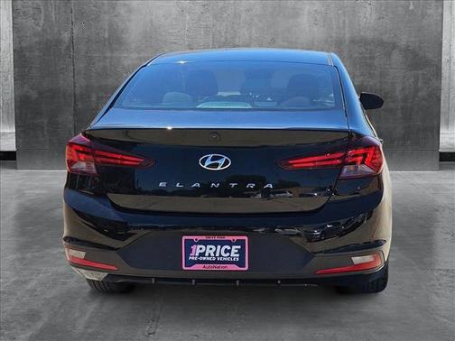 2020 Hyundai ELANTRA SE