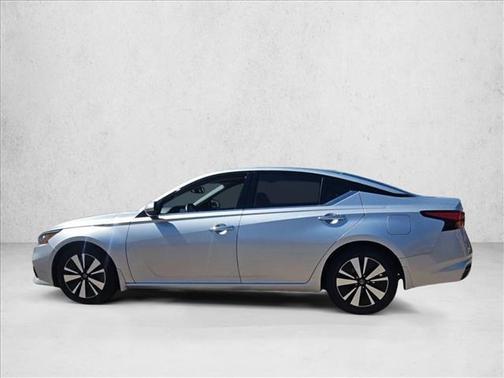 Brilliant Silver Metallic 2020 Nissan Altima 2.5 SV