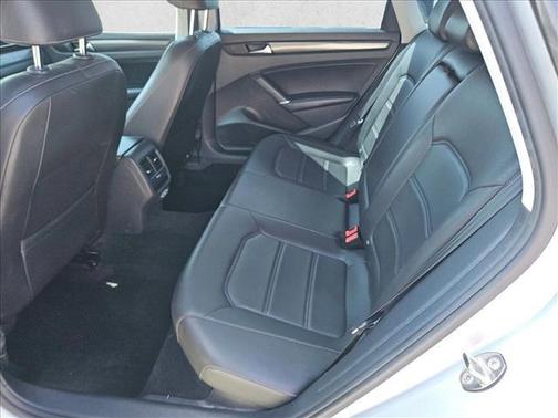 2020 Volkswagen Passat 2.0T R-Line