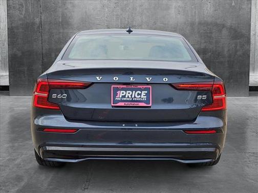 2024 Volvo S60 B5 Core Dark Theme