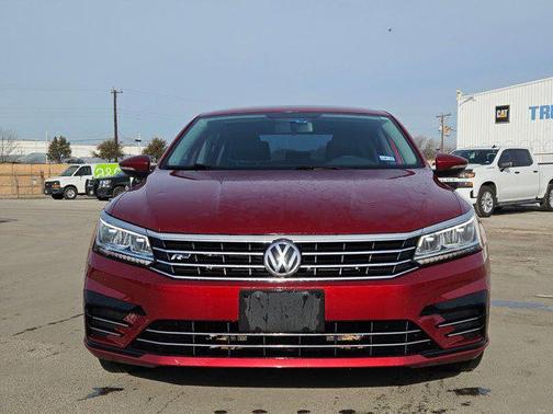 2016 Volkswagen Passat 1.8T R-Line