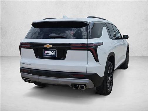Summit White 2026 Chevrolet Traverse LT