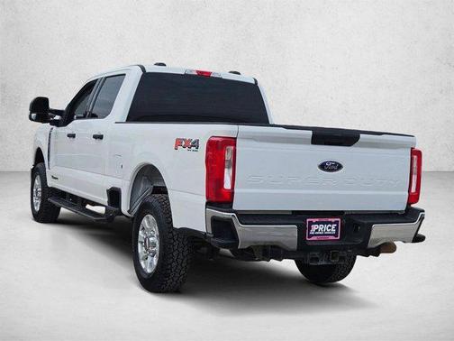 Oxford White 2024 Ford F-250 XLT
