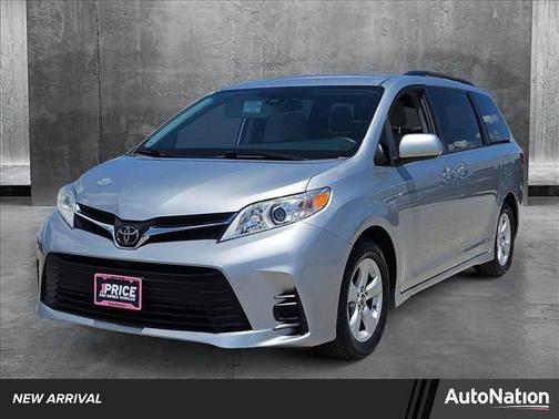 2019 Toyota Sienna LE