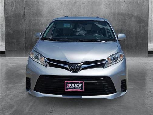 2019 Toyota Sienna LE