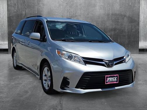 2019 Toyota Sienna LE